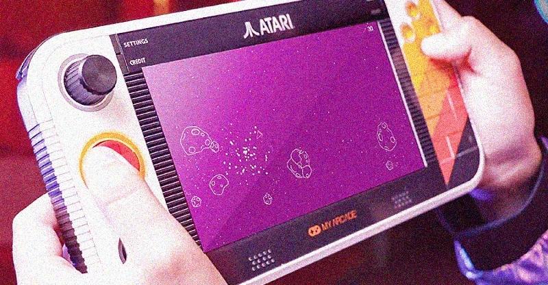 Imagen del artículo - Consola portátil Atari Gamestation Go con controladores retro disponible para preorden