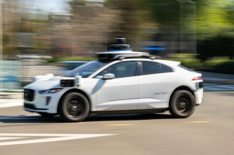 Imagen del artículo - Waymo acelera: ¿son suficientes 16.000 millones?