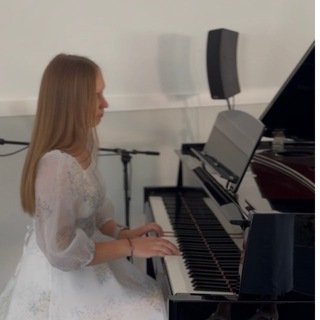 Логотип телеграм спільноти - Християнські пісні🎶