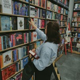 Logo de la comunidad de Telegram — Закопана в книги 📚✨
