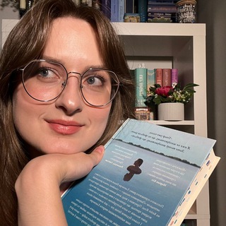 Логотип телеграм спільноти - щоденник Ів📚🛋️