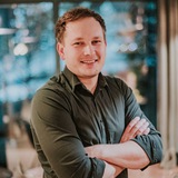Логотип телеграм спільноти - Про що мовчить CEO