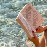 Логотип телеграм спільноти - Books_with_Soph